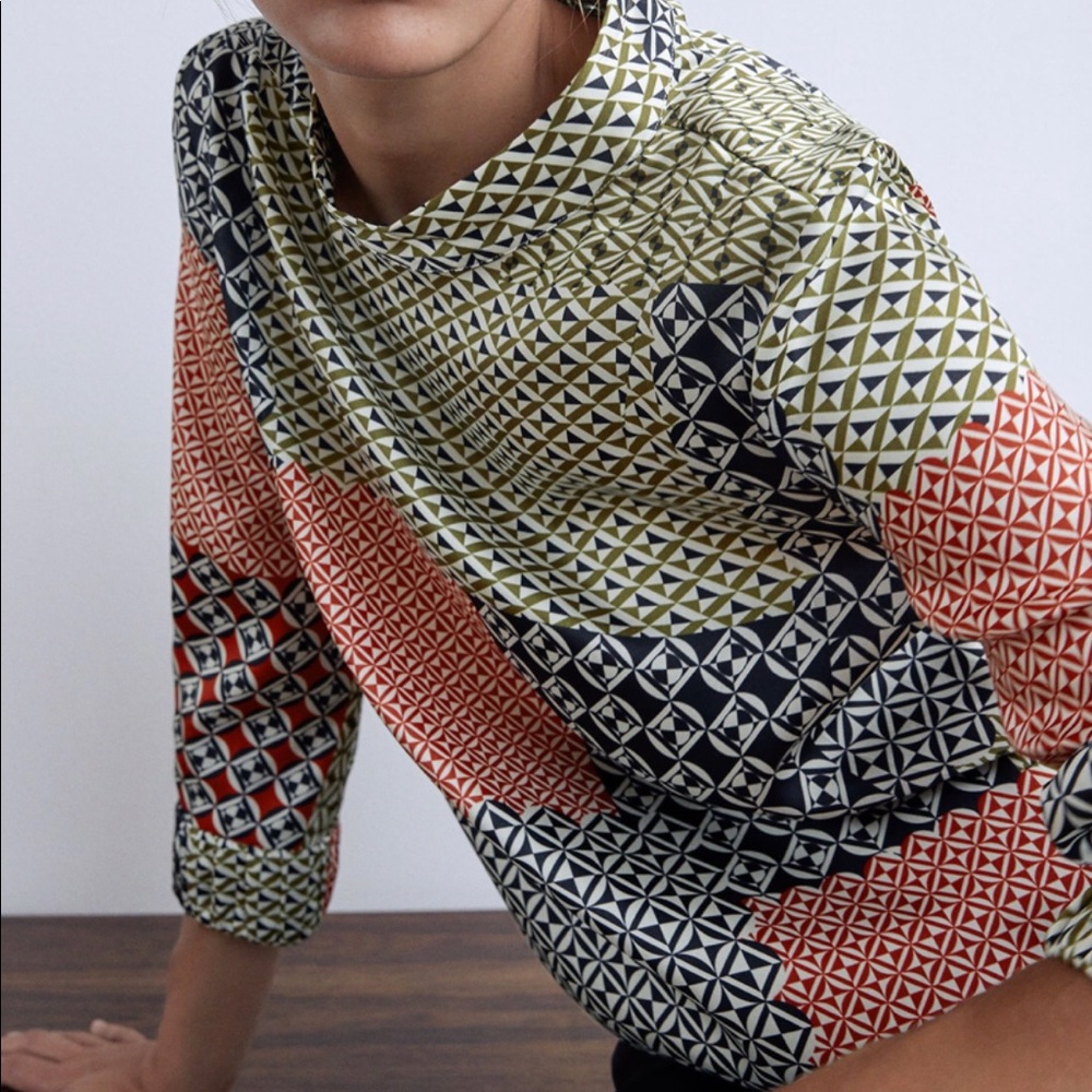 ‼️SOLD‼️ Zara patchwork printed top size M